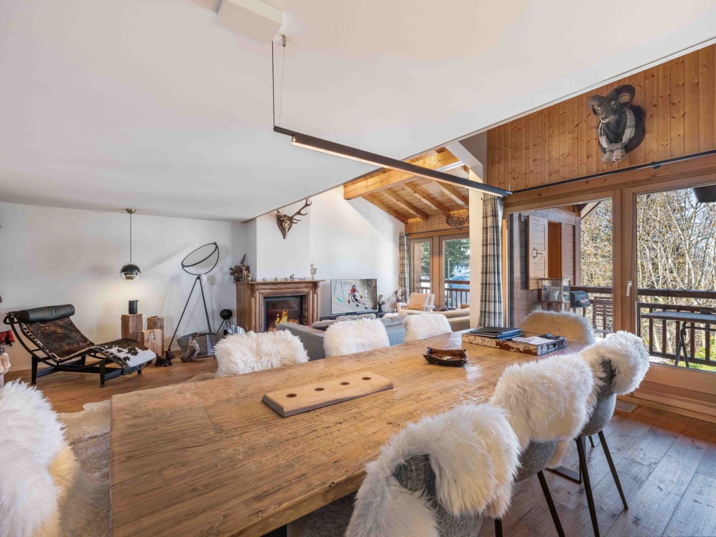 Domosno | Megève | Bright 4-Bed Duplex Near Mont d'Arbois Lifts & Golf