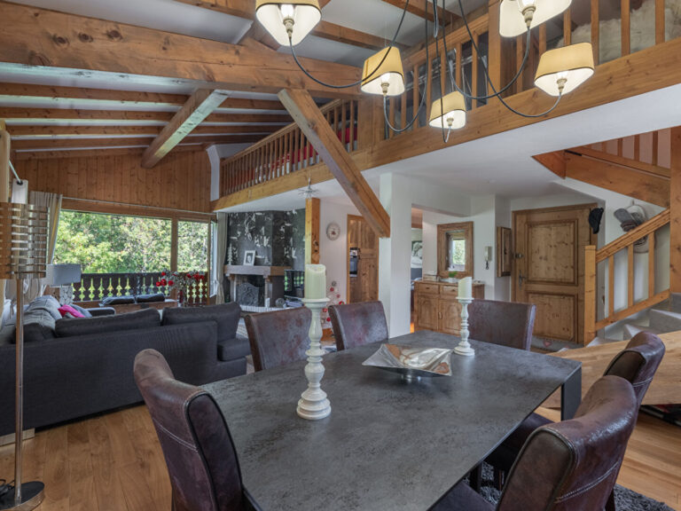 Megève | Charming 2-Bed Duplex with Fireplace in Rochebrune