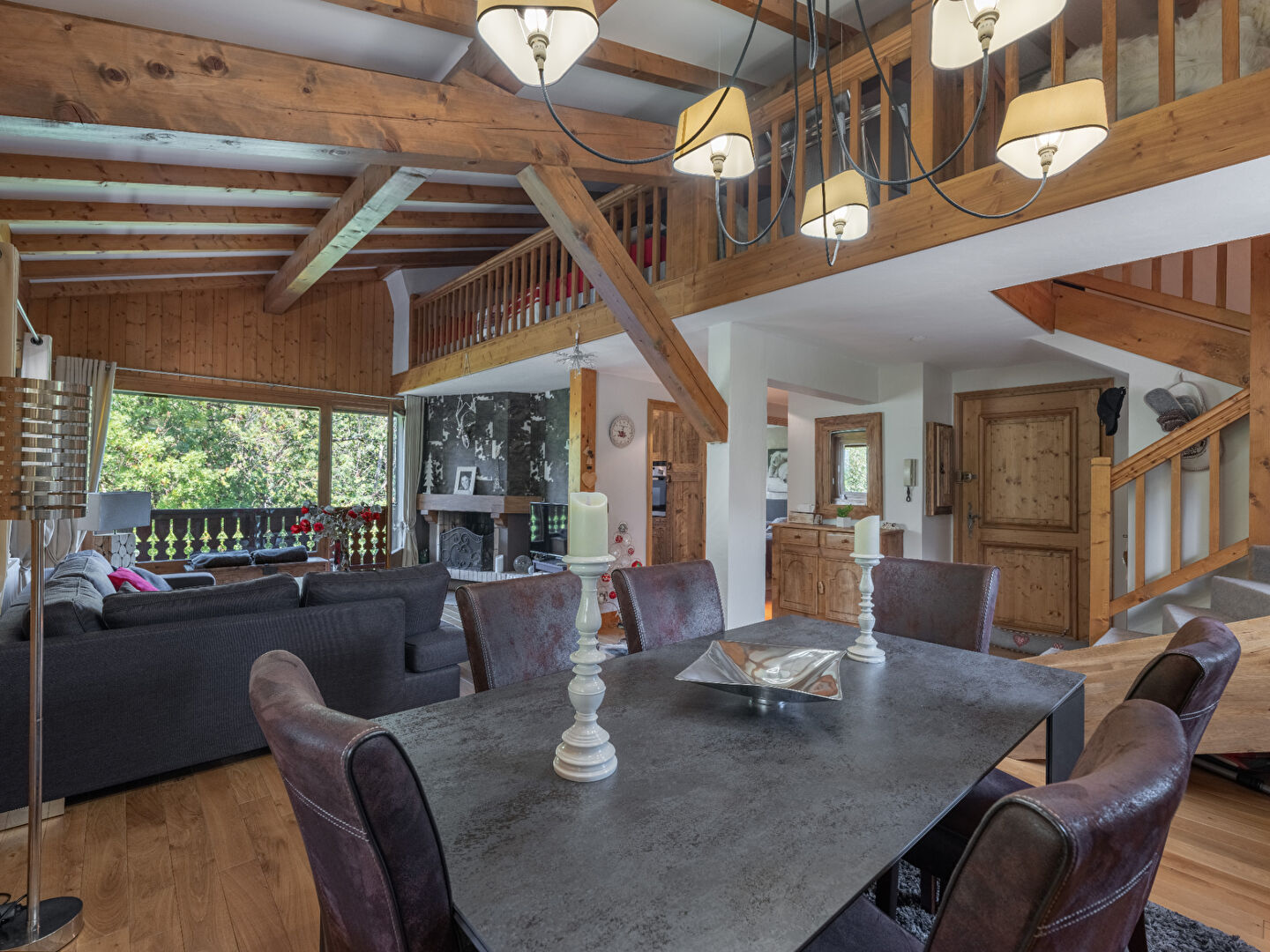 Domosno | Megève | Charming 2-Bed Duplex with Fireplace in Rochebrune