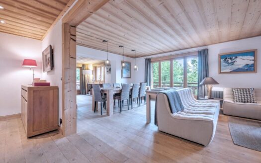 Megève | Refined 3-Bed Apartment in Rochebrune with Optional Annex