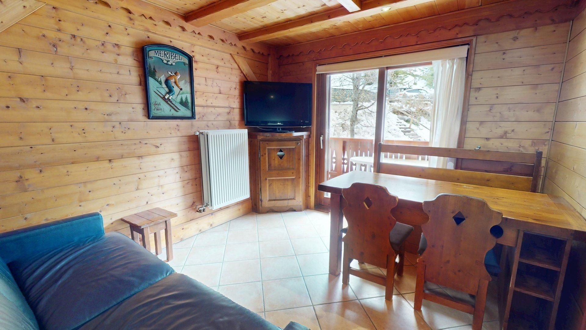 Domosno | Méribel | Charming 2-Bed Ski-In Ski-Out in Residence with Pool & Spa