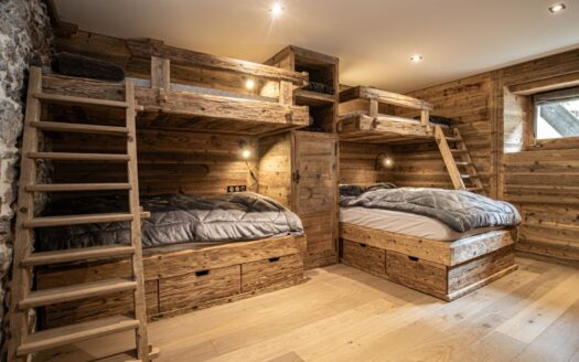 Montriond | High-Standing 3-Bed Apartment in Authentic Village House