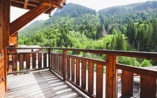 Morzine | 2-Bed Ski-In Ski-Out Apartment Near Nyon Cable Car