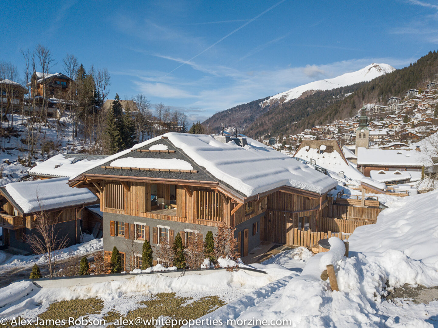 Domosno | Morzine | Luxury 3-Bed Apartment in Village Centre with Terrace