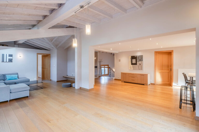 Morzine | Spacious 6-bedroom chalet – in the centre