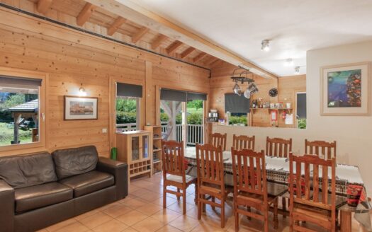 Morzine | Spacious 8-Bed Semi-Detached Farmhouse with Rental Income Potential