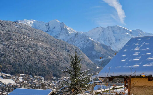 Saint-Gervais-les-Bains | Farmhouse to renovate – facing Mont Blanc