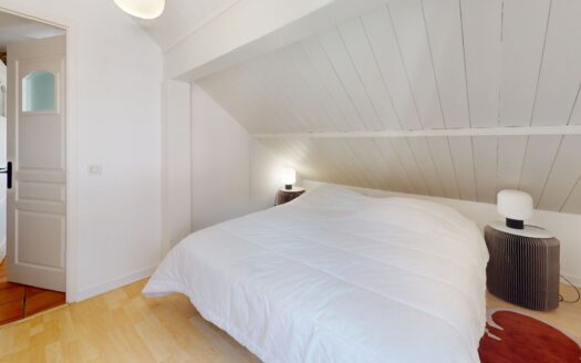 Saint-Gervais-les-Bains | Renovated 3-Bed Mezzanine Apartment in Village Centre