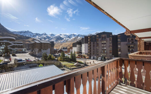 Val Thorens | 2-Bed Ski-In Ski-Out Apartment in Resort Centre