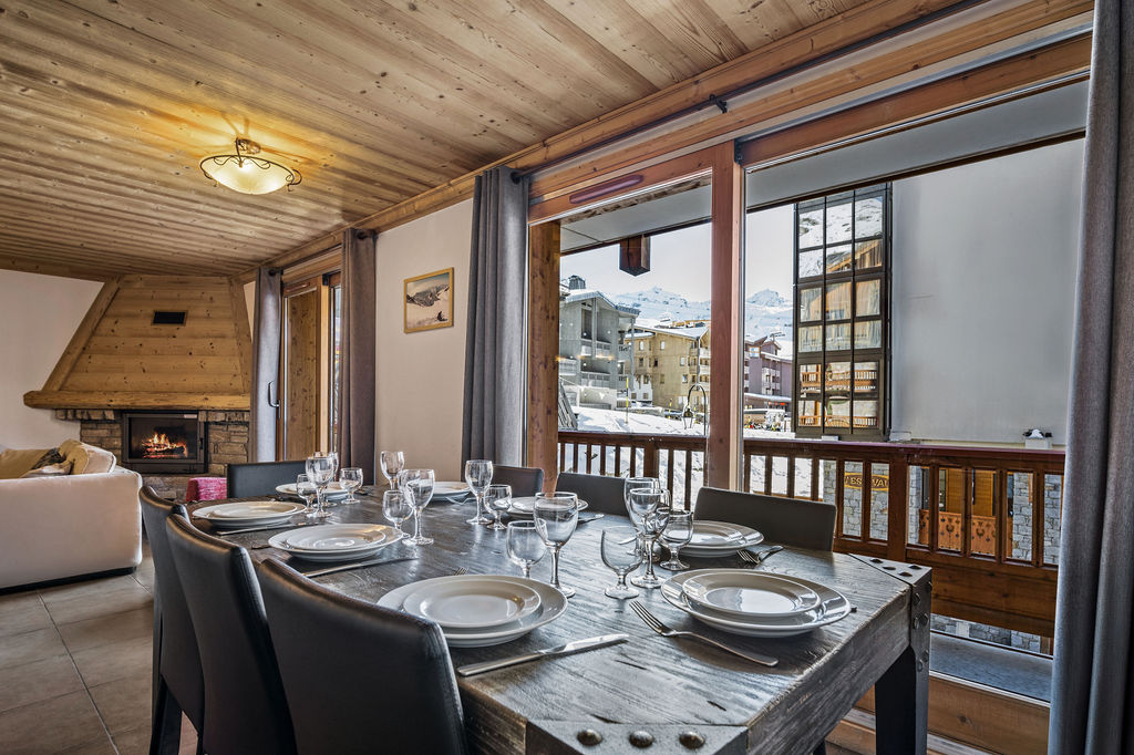 Domosno | Val Thorens | Stylish 3-Bed in Modern Residence with Wellness Centre