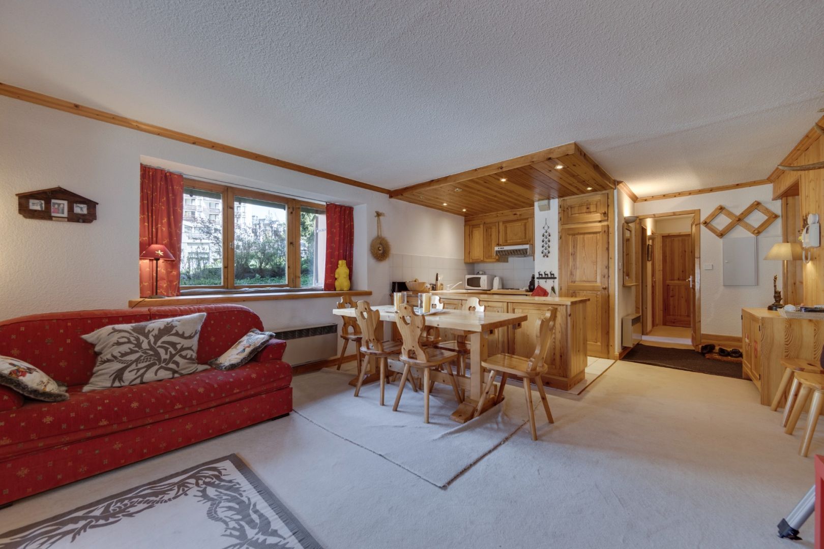 Domosno | Val-d'Isère | 2-Bed Apartment in Resort Centre with Sunny Terrace