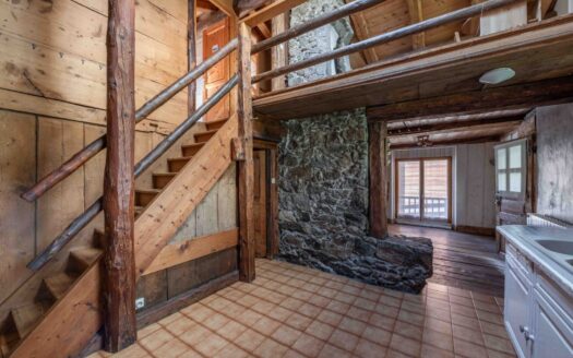 Vallorcine | Authentic 3-Bed Farmhouse Near Swiss Border & Ski Lifts