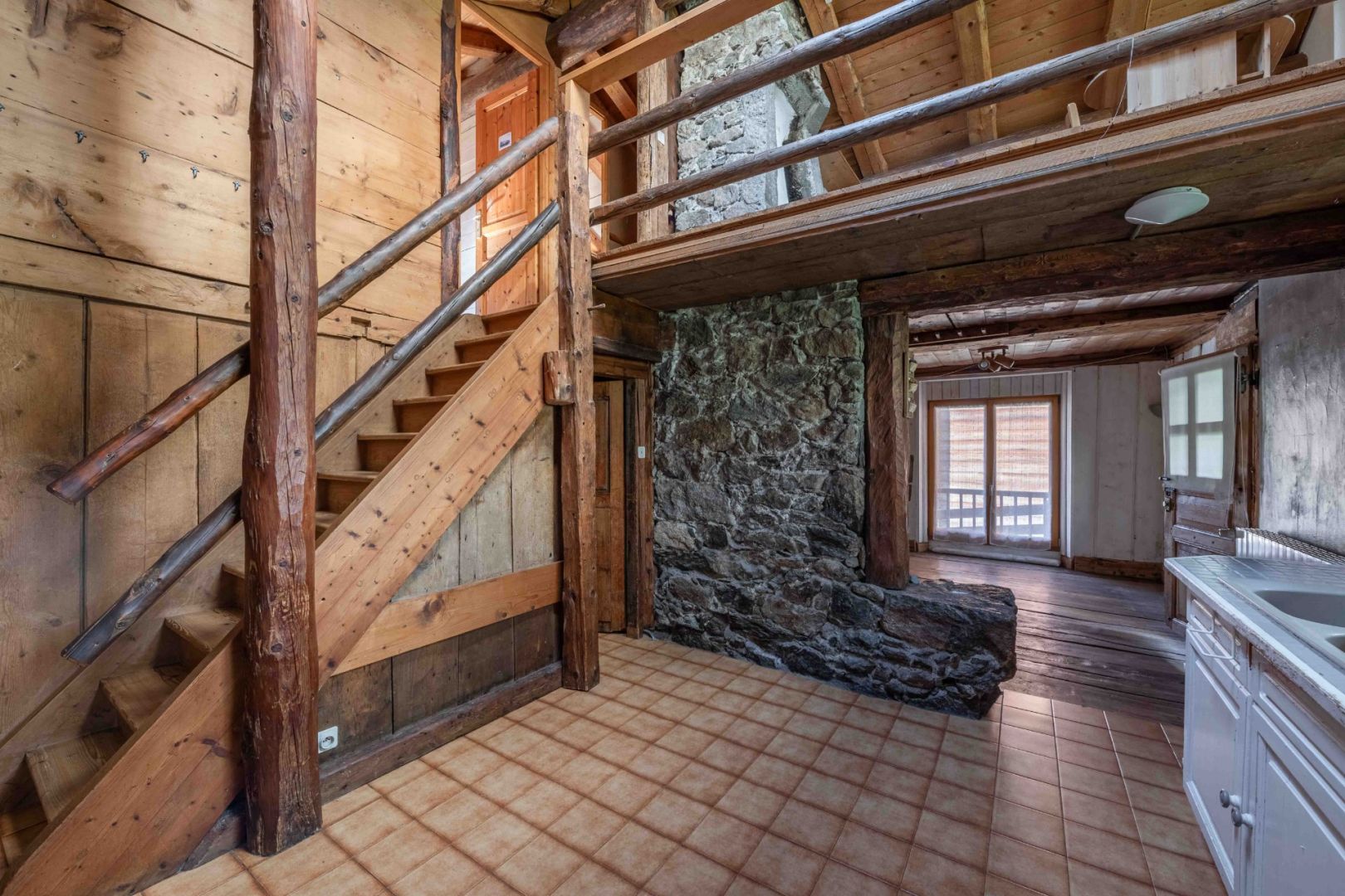 Domosno | Vallorcine | Authentic 3-Bed Farmhouse Near Swiss Border & Ski Lifts