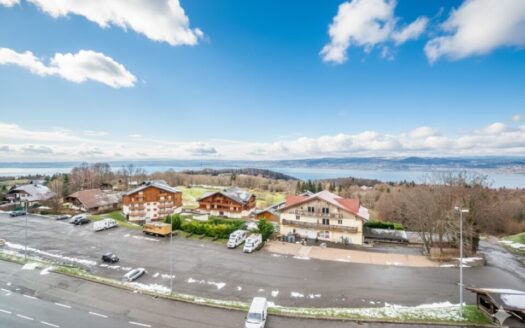2360 Thollon-les-Mémises 3-Bedroom Duplex Apartment Panoramic Lake View